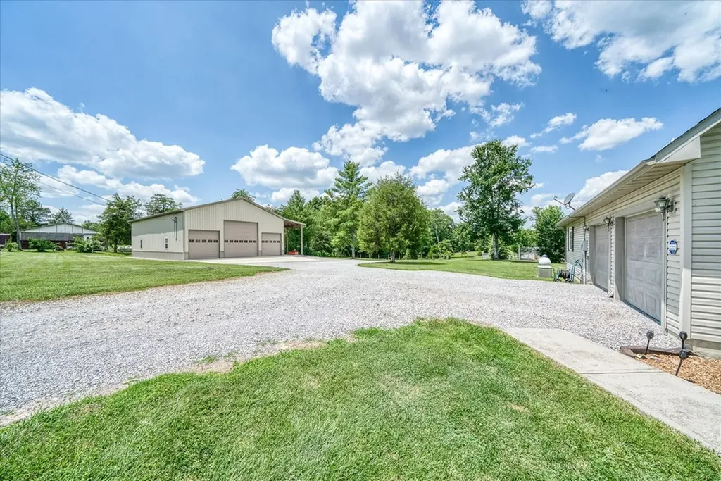 125 Clarence Lee Road Lancing TN 37770