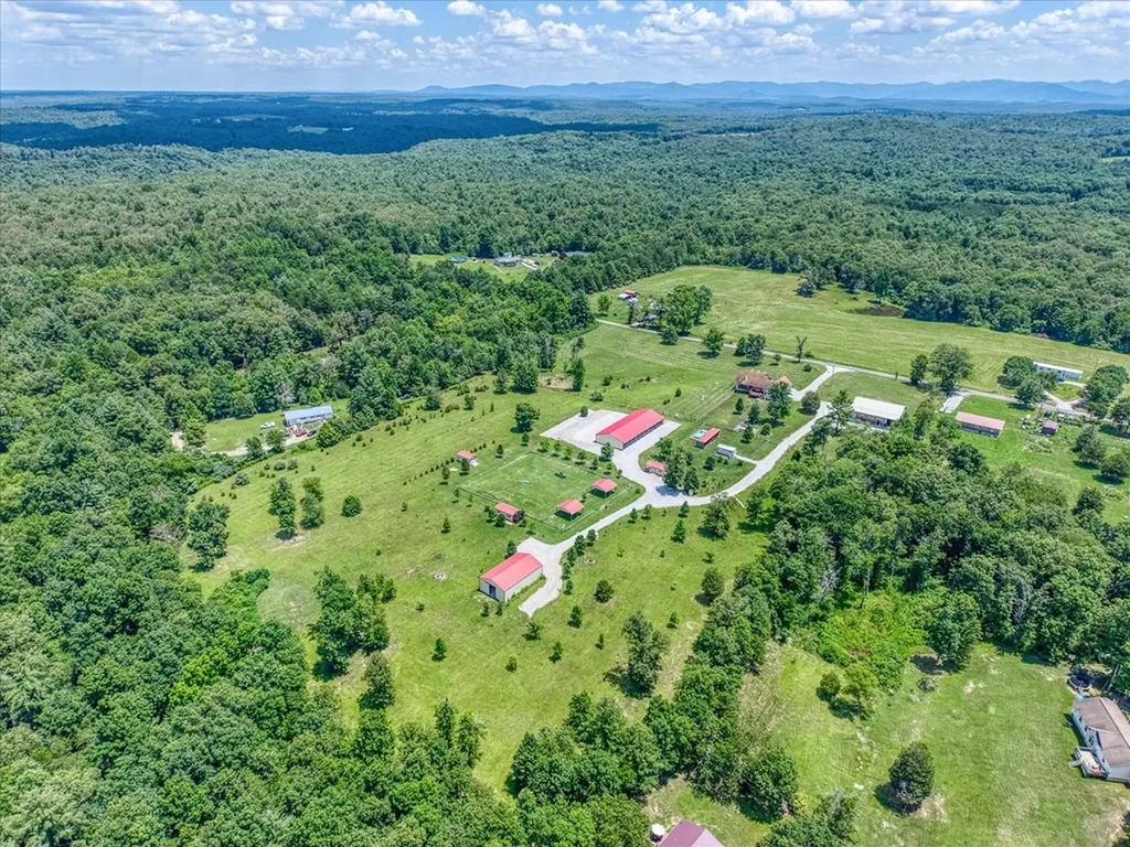 125 Clarence Lee Road Lancing TN 37770