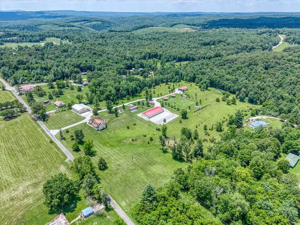 125 Clarence Lee Road Lancing TN 37770