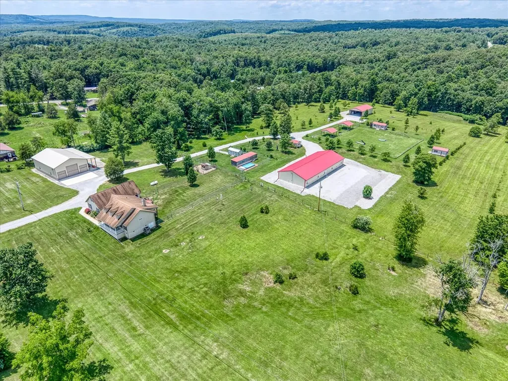 125 Clarence Lee Road Lancing TN 37770