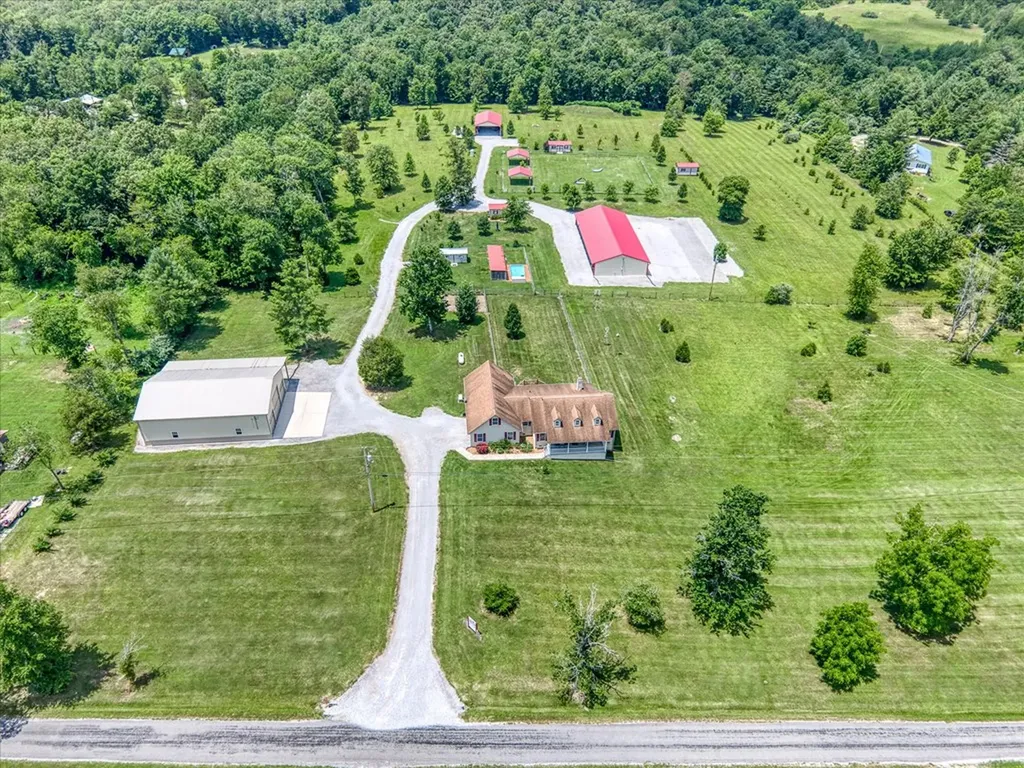 125 Clarence Lee Road Lancing TN 37770