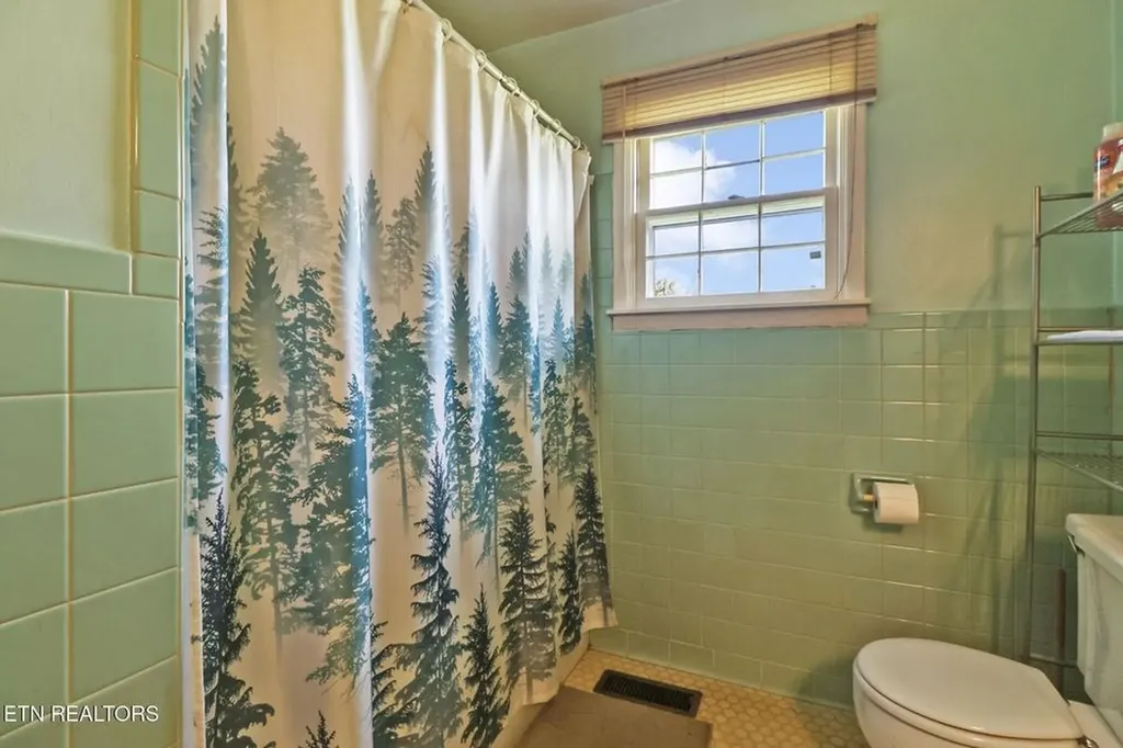 110 Clark Avenue Jamestown TN 38556