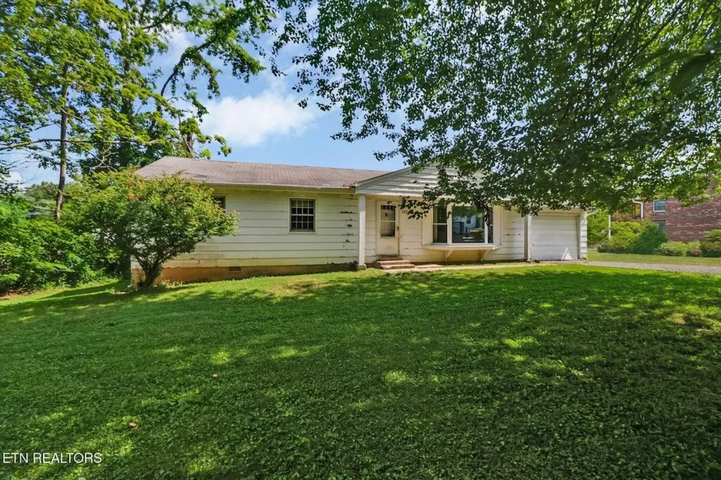 110 Clark Avenue Jamestown TN 38556