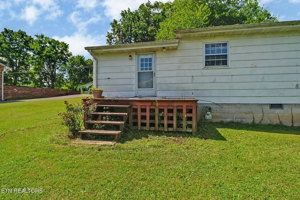 110 Clark Avenue Jamestown TN 38556