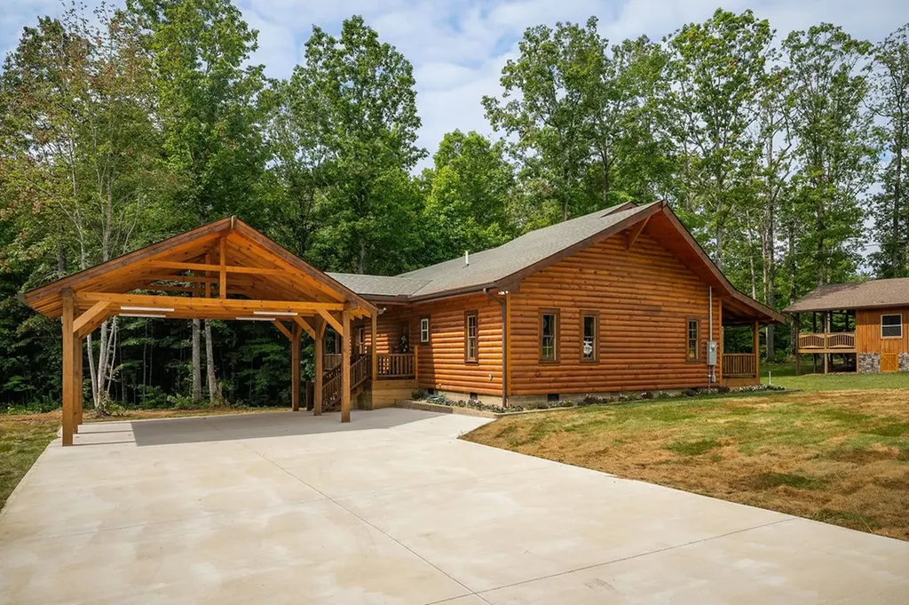 106 Raccoon Lane Jamestown TN 38556