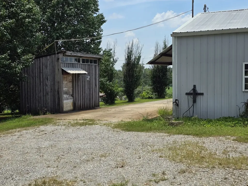 6579 Vervilla Road Morrison TN 37357