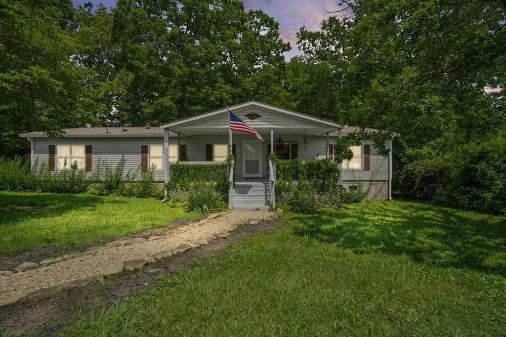 1047 Phillips Drive Monterey TN 38574