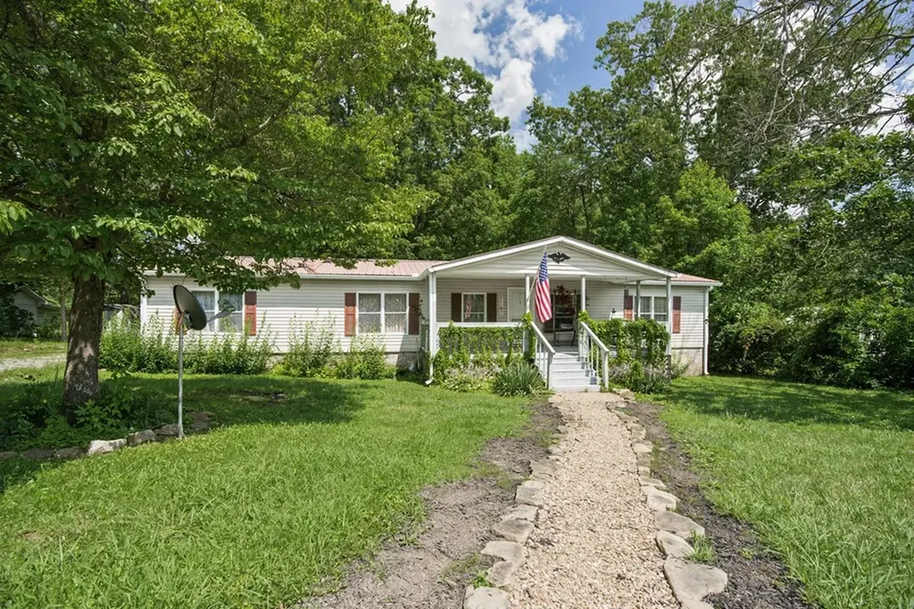 1047 Phillips Drive Monterey TN 38574