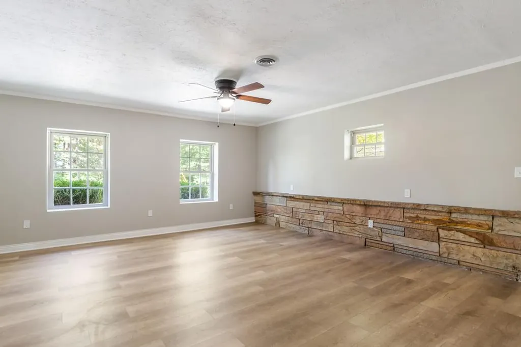 11158 N Highway 70 Crossville TN 38571