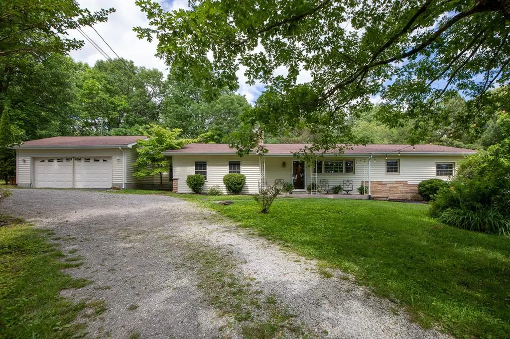 11158 N Highway 70 Crossville TN 38571