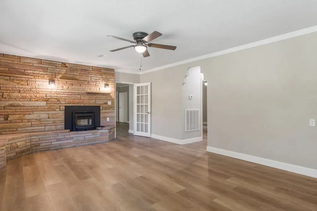 11158 N Highway 70 Crossville TN 38571