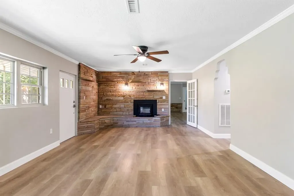 11158 N Highway 70 Crossville TN 38571