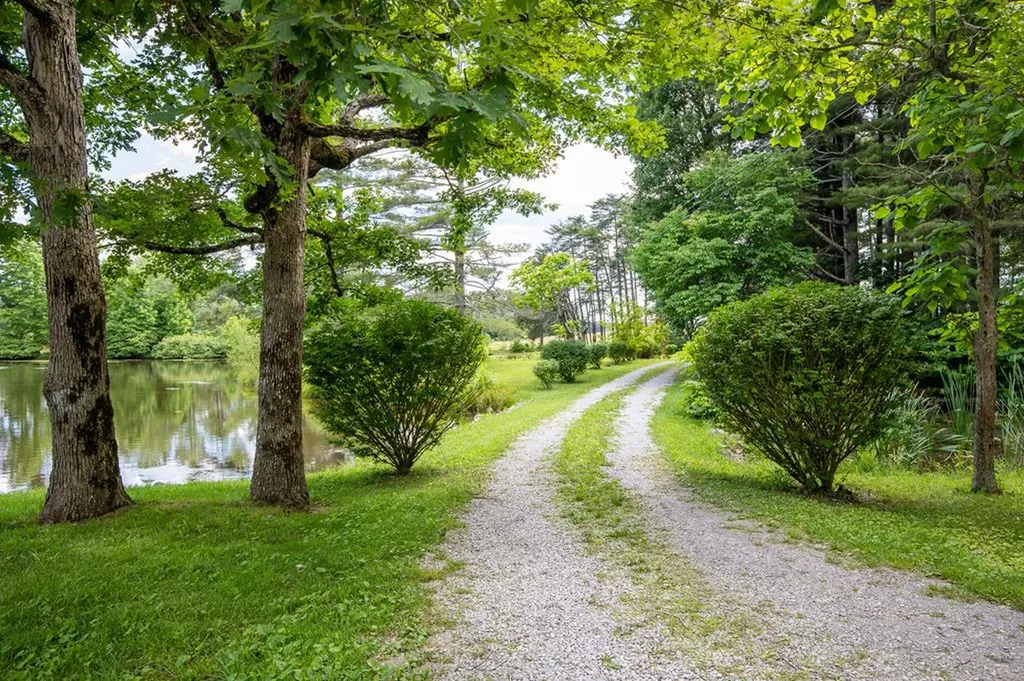 11158 N Highway 70 Crossville TN 38571