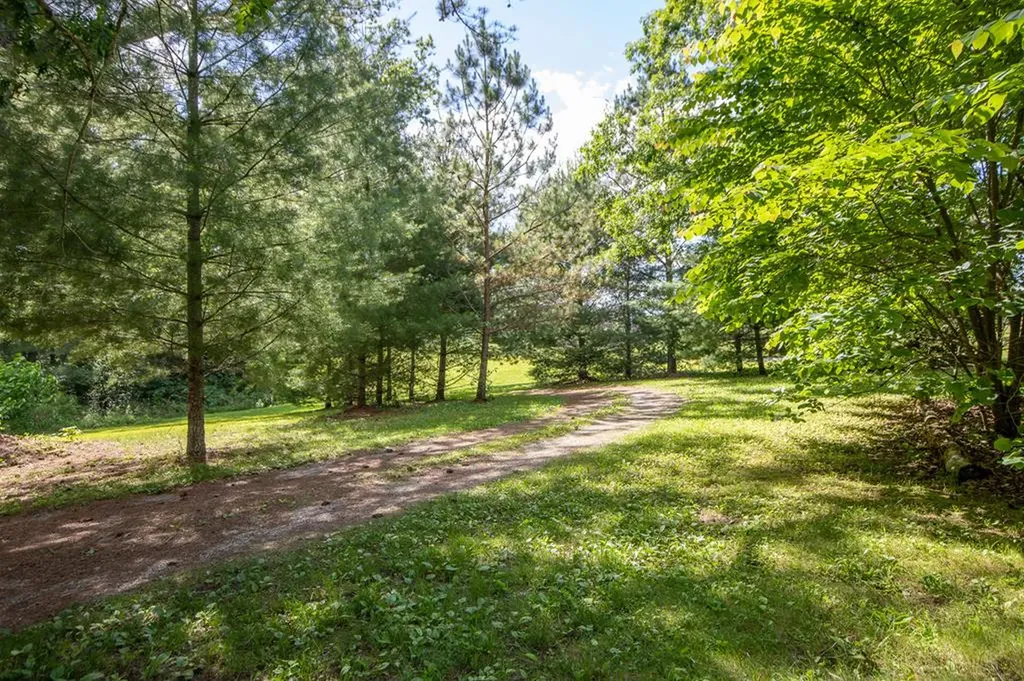 11158 N Highway 70 Crossville TN 38571