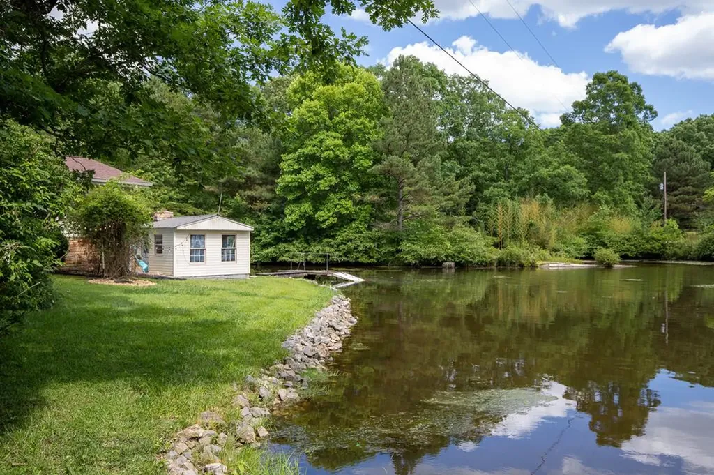 11158 N Highway 70 Crossville TN 38571