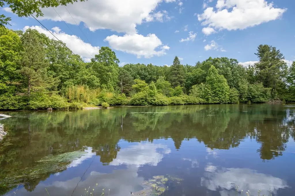 11158 N Highway 70 Crossville TN 38571