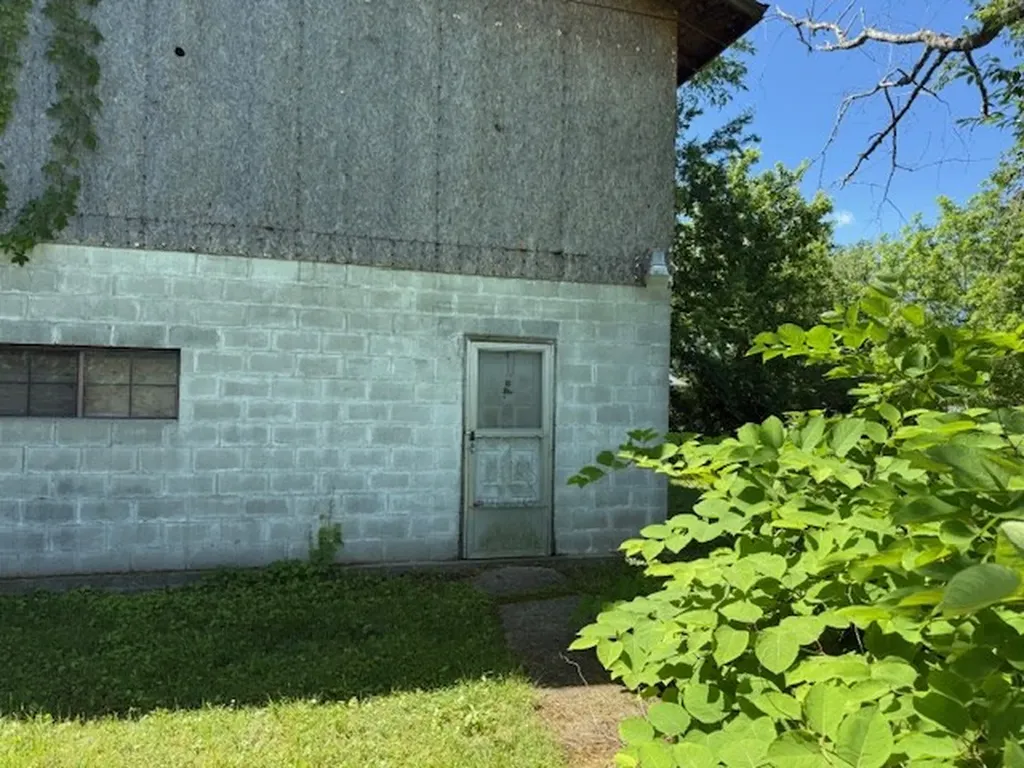 214 5th Avenue S Baxter TN 38544-5159