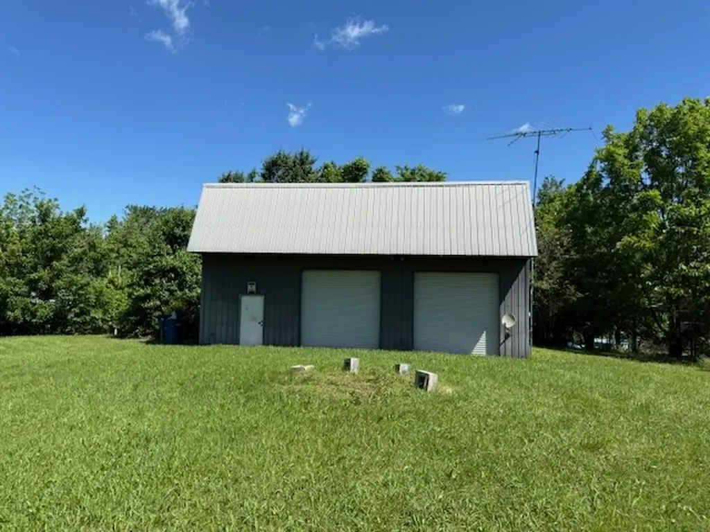 214 5th Avenue S Baxter TN 38544-5159