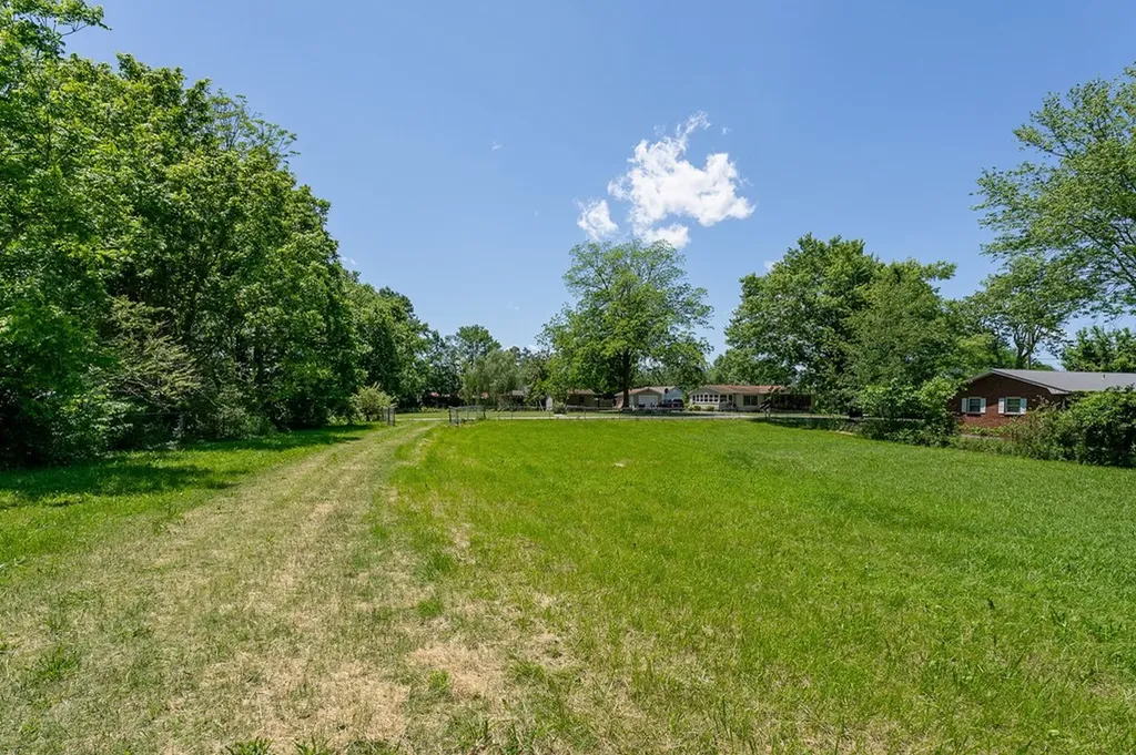 214 5th Avenue S Baxter TN 38544-5159