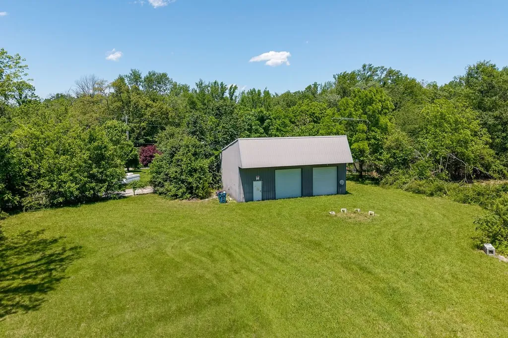 214 5th Avenue S Baxter TN 38544-5159