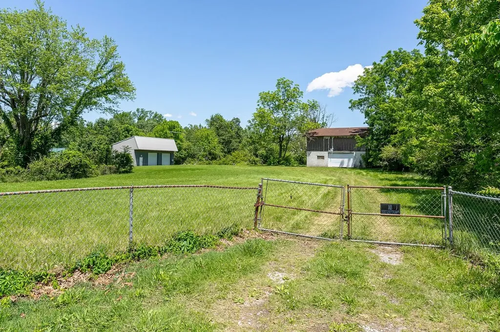 214 5th Avenue S Baxter TN 38544-5159