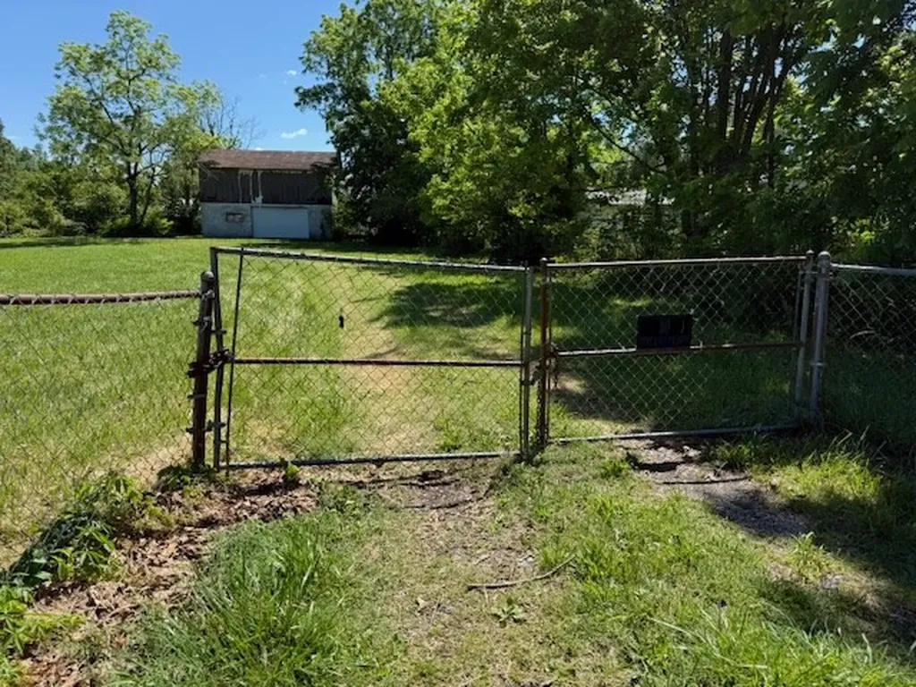 214 5th Avenue S Baxter TN 38544-5159