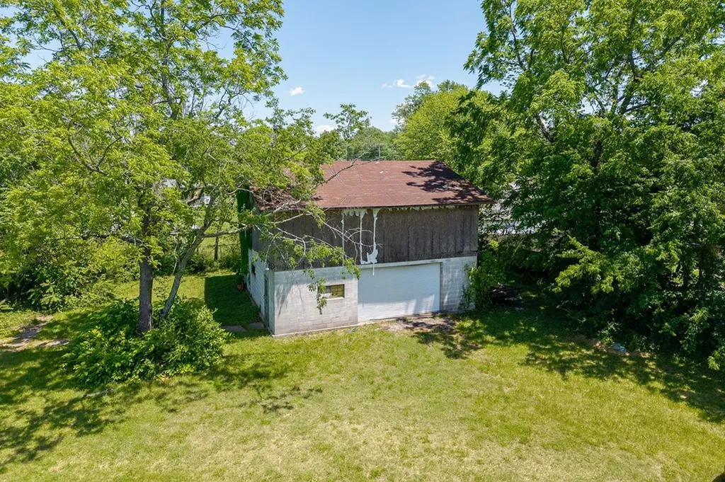 214 5th Avenue S Baxter TN 38544-5159