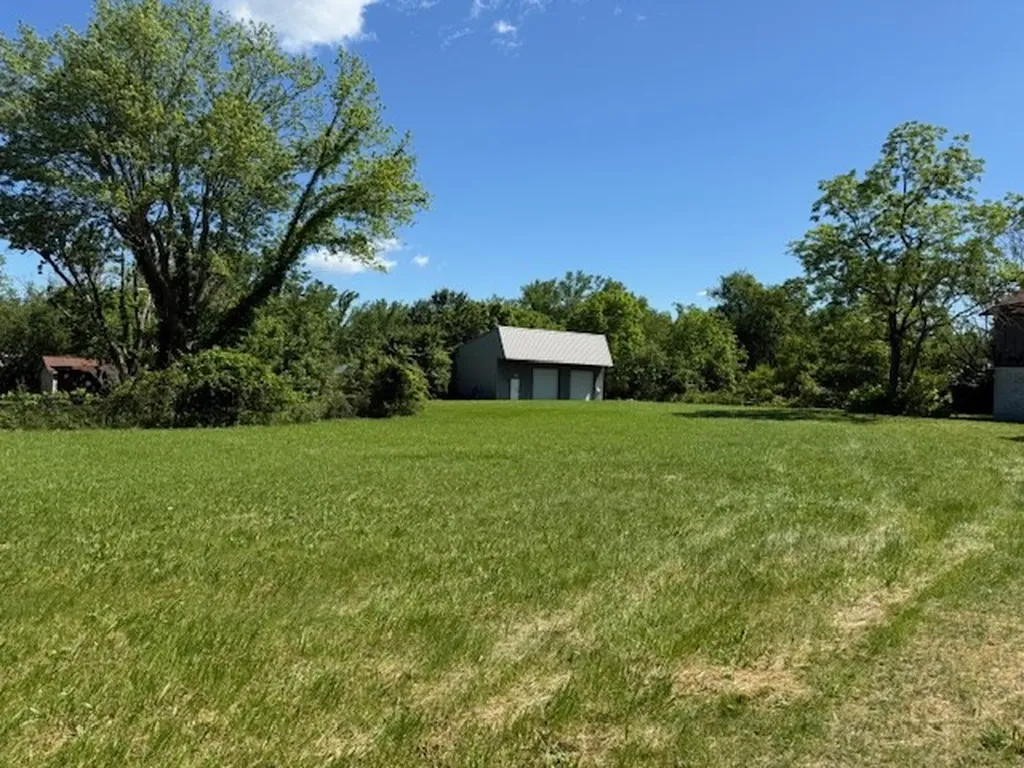 214 5th Avenue S Baxter TN 38544-5159