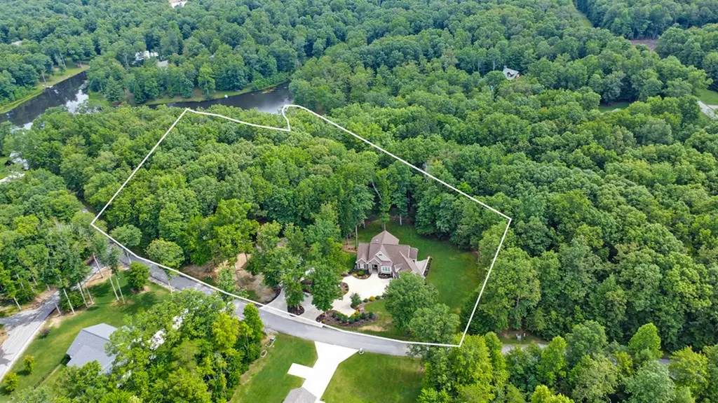 265 Falling Leaf Road Jamestown TN 38556