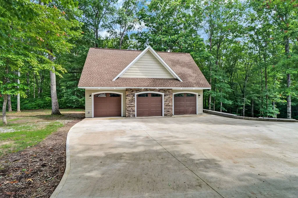 265 Falling Leaf Road Jamestown TN 38556