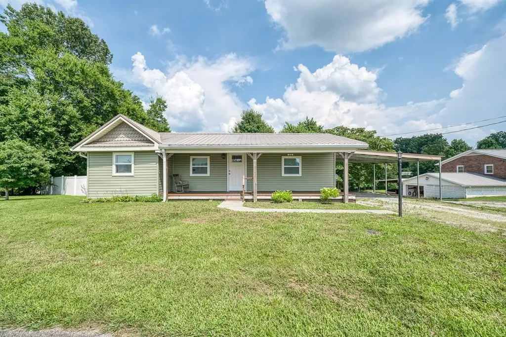 1516 Golden Mountain Road Sparta TN 38583-1156