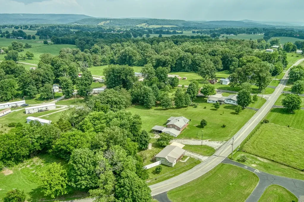 1516 Golden Mountain Road Sparta TN 38583-1156