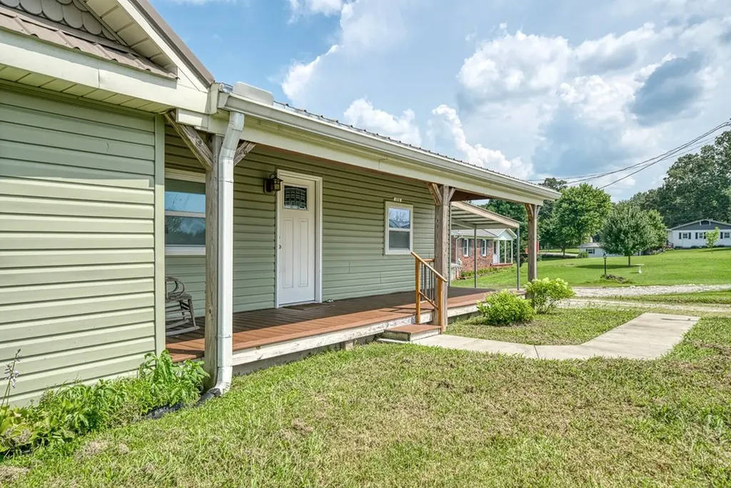 1516 Golden Mountain Road Sparta TN 38583-1156