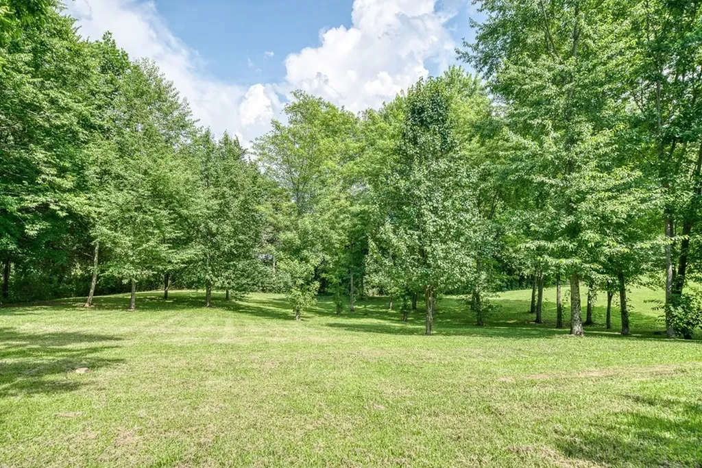 1516 Golden Mountain Road Sparta TN 38583-1156