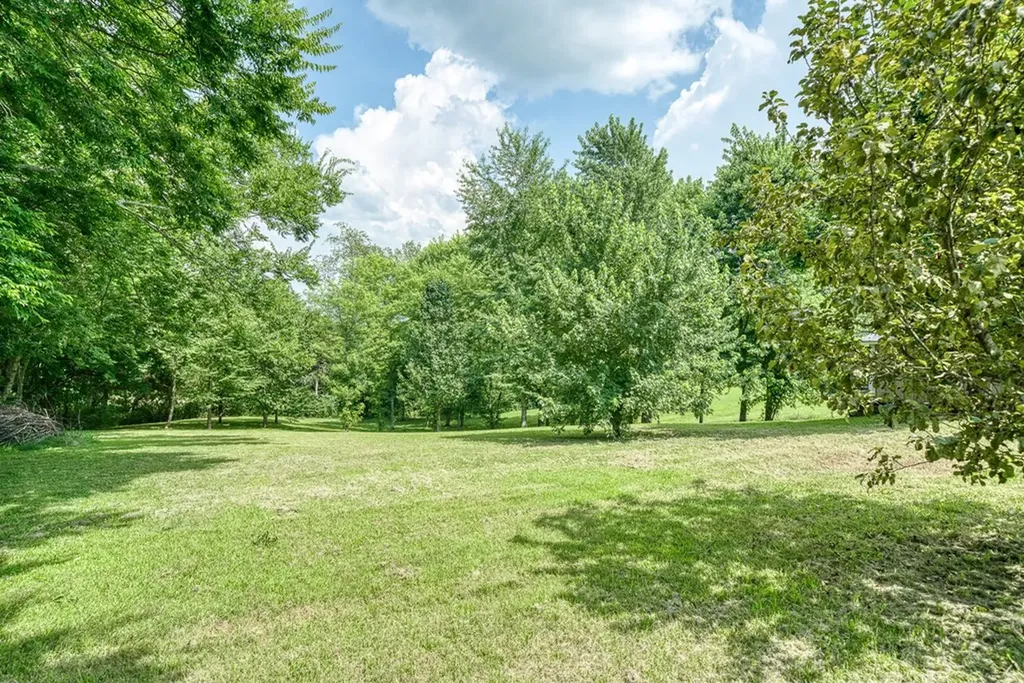 1516 Golden Mountain Road Sparta TN 38583-1156