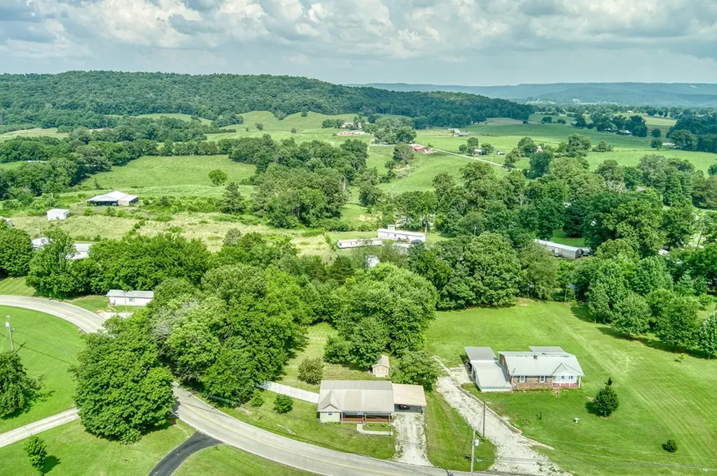 1516 Golden Mountain Road Sparta TN 38583-1156