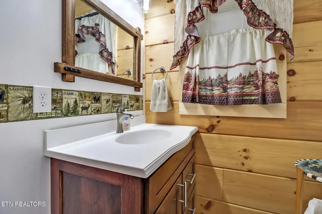 299 Anderson Tinch Avenue Jamestown TN 38556