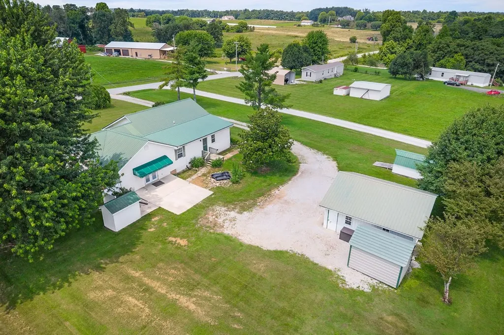 216 Oakley Allons Road Allons TN 38541