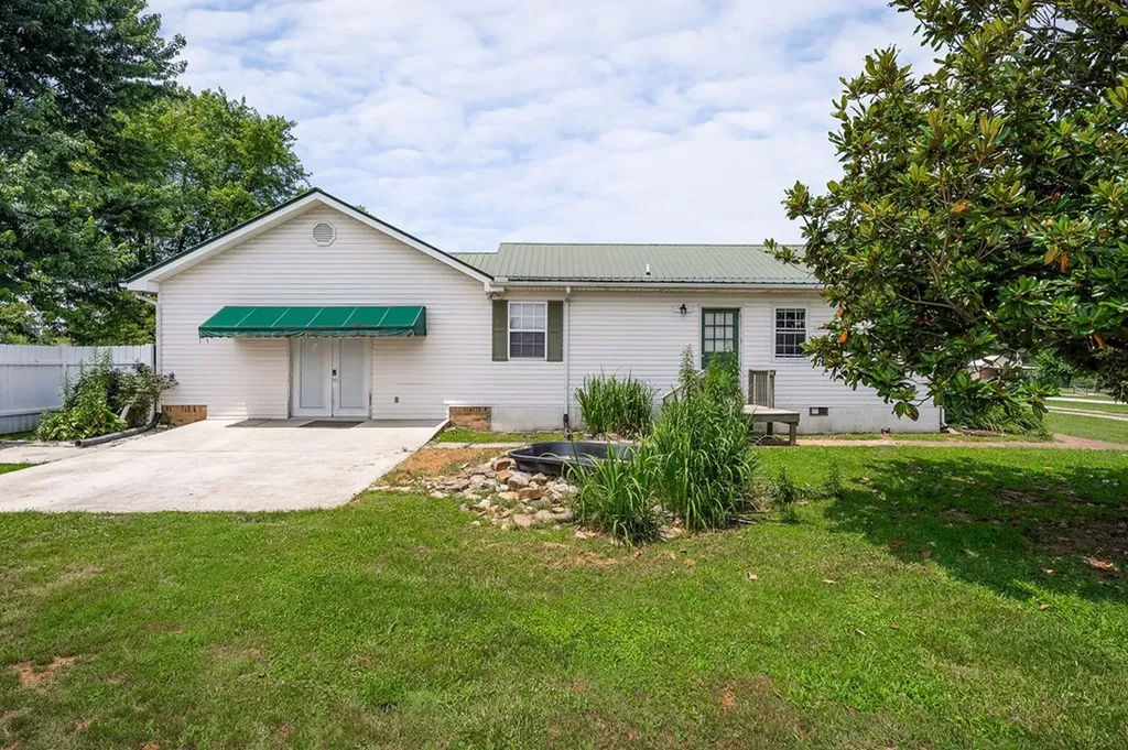 216 Oakley Allons Road Allons TN 38541