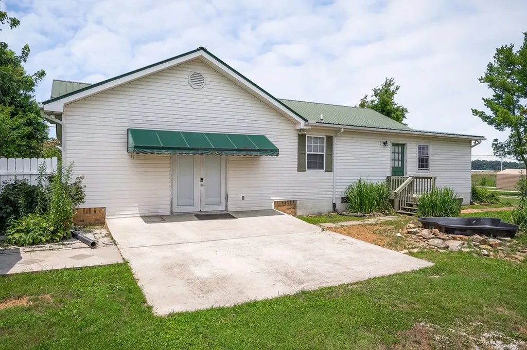 216 Oakley Allons Road Allons TN 38541