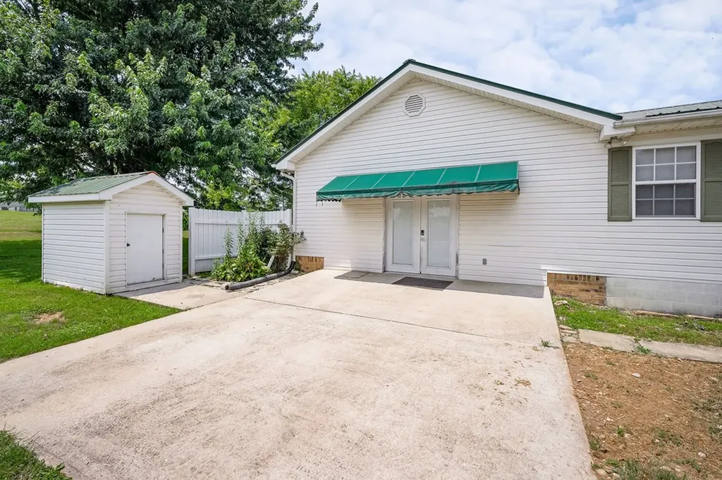 216 Oakley Allons Road Allons TN 38541