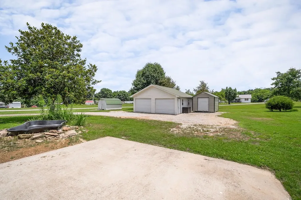 216 Oakley Allons Road Allons TN 38541