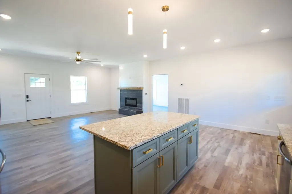 14165 Old Kentucky Road Walling TN 38587