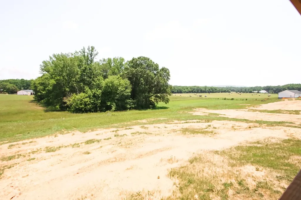 14165 Old Kentucky Road Walling TN 38587