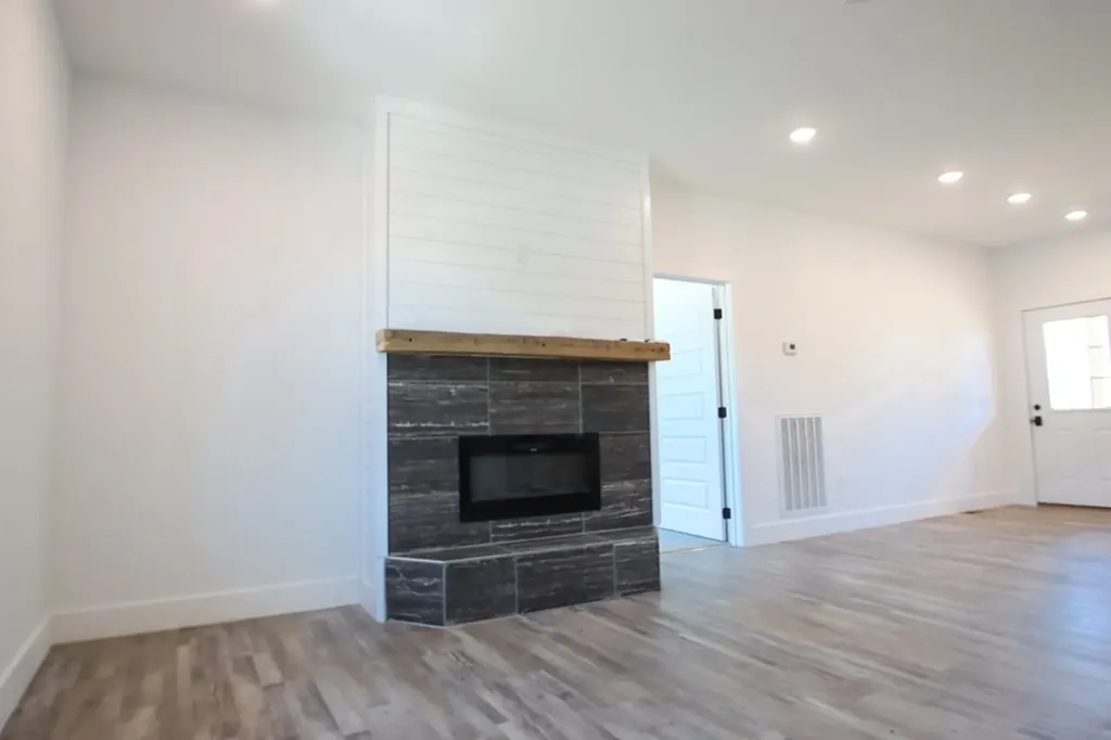 14165 Old Kentucky Road Walling TN 38587