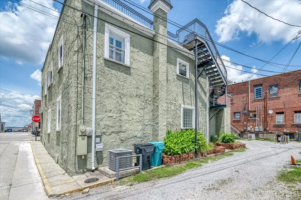 31 W Fifth Street Crossville TN 38555