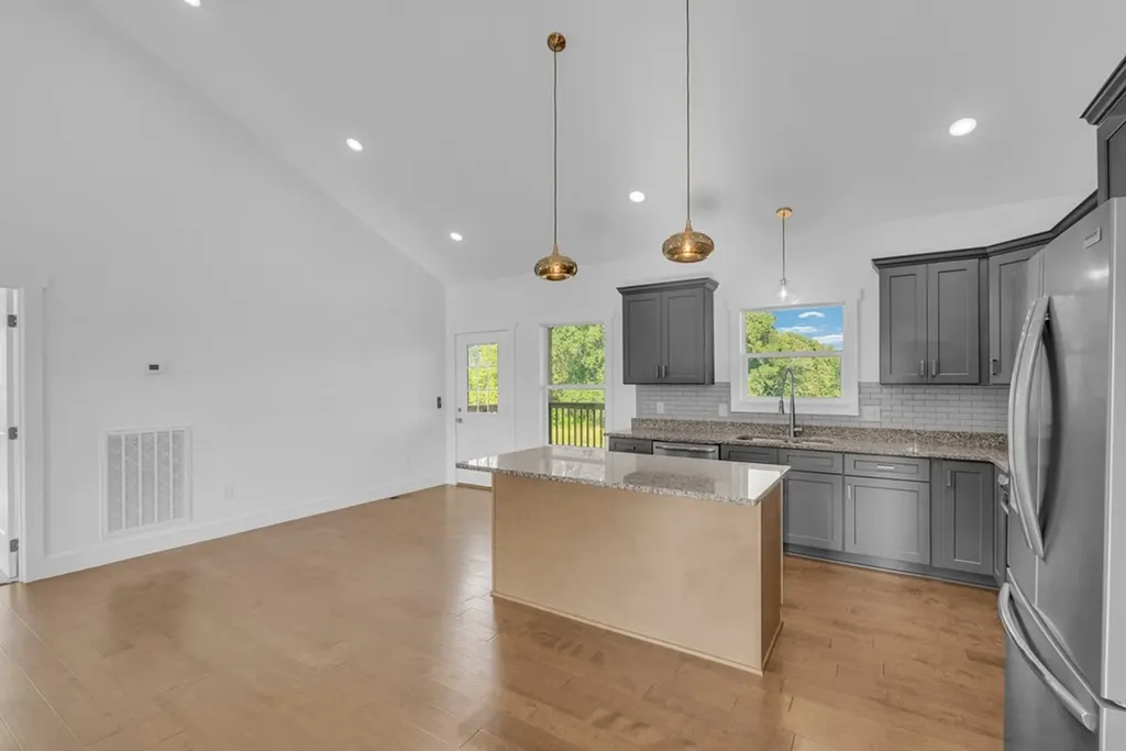 14181 Old Kentucky Road Walling TN 38587