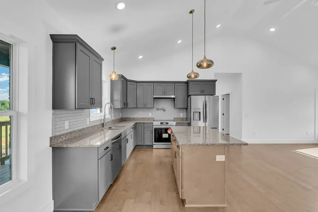 14181 Old Kentucky Road Walling TN 38587