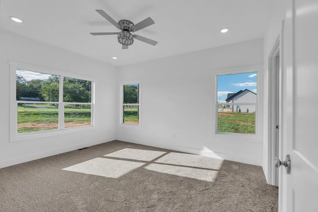 14181 Old Kentucky Road Walling TN 38587