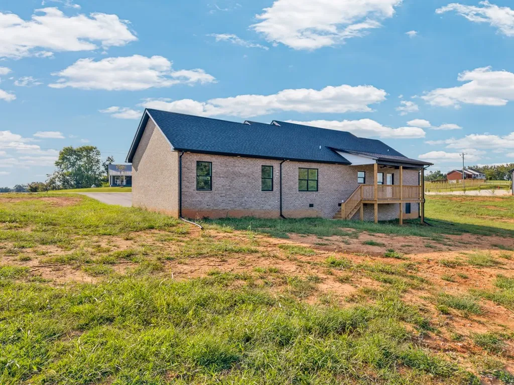 14181 Old Kentucky Road Walling TN 38587